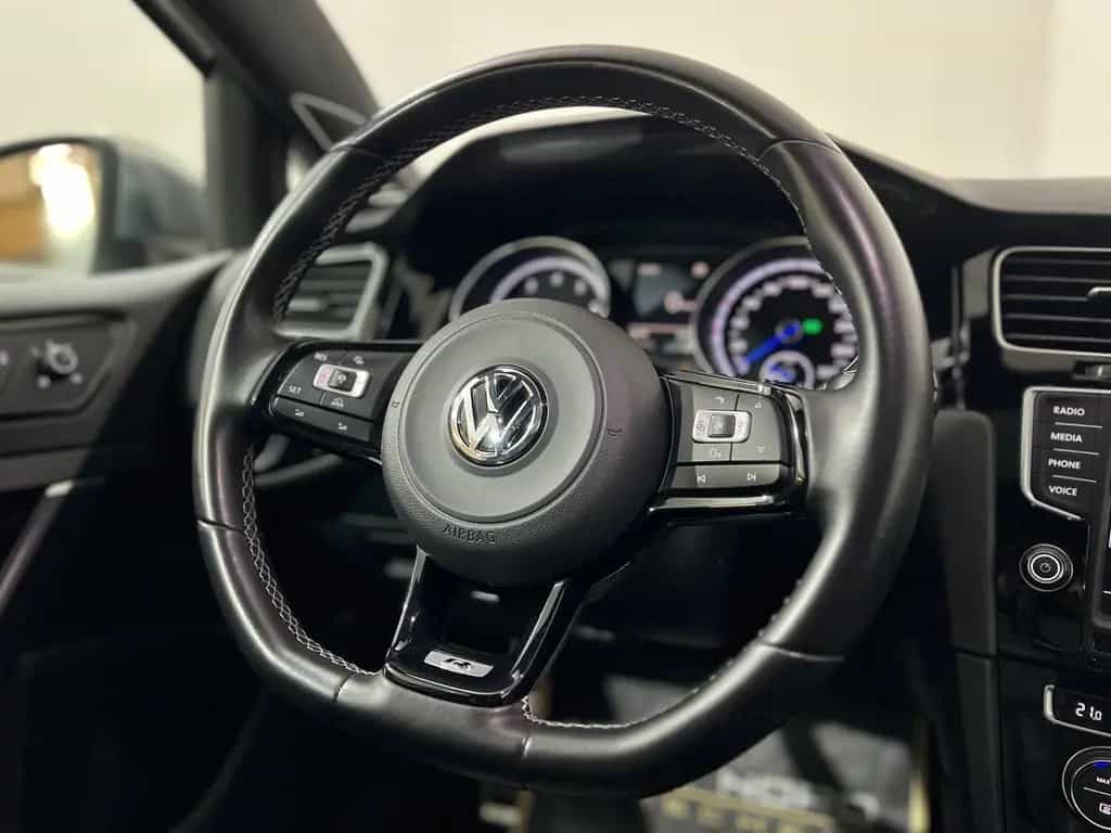 Volkswagen Golf VII R*DSG*Pano*DCC*DYNAUDIO*KeyGo*Kamera* 04/2016-photo-22