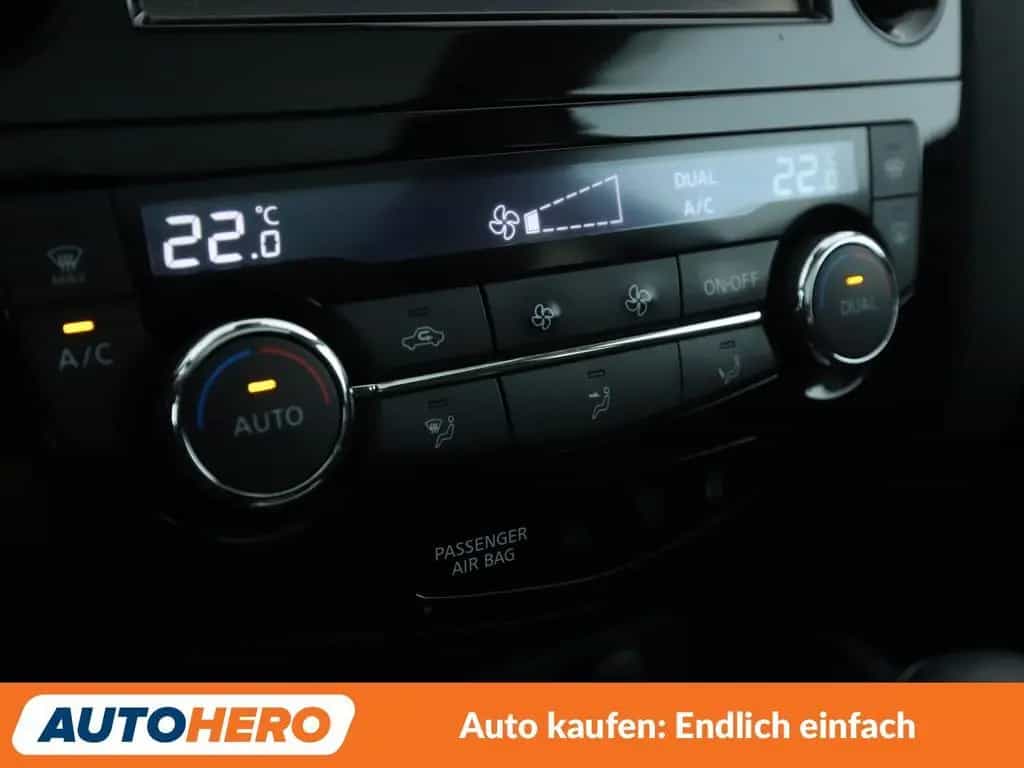 Nissan Qashqai 1.6 dCi N-Connecta Aut.*NAV*TEMP*360CAM* 04/2017-photo-21