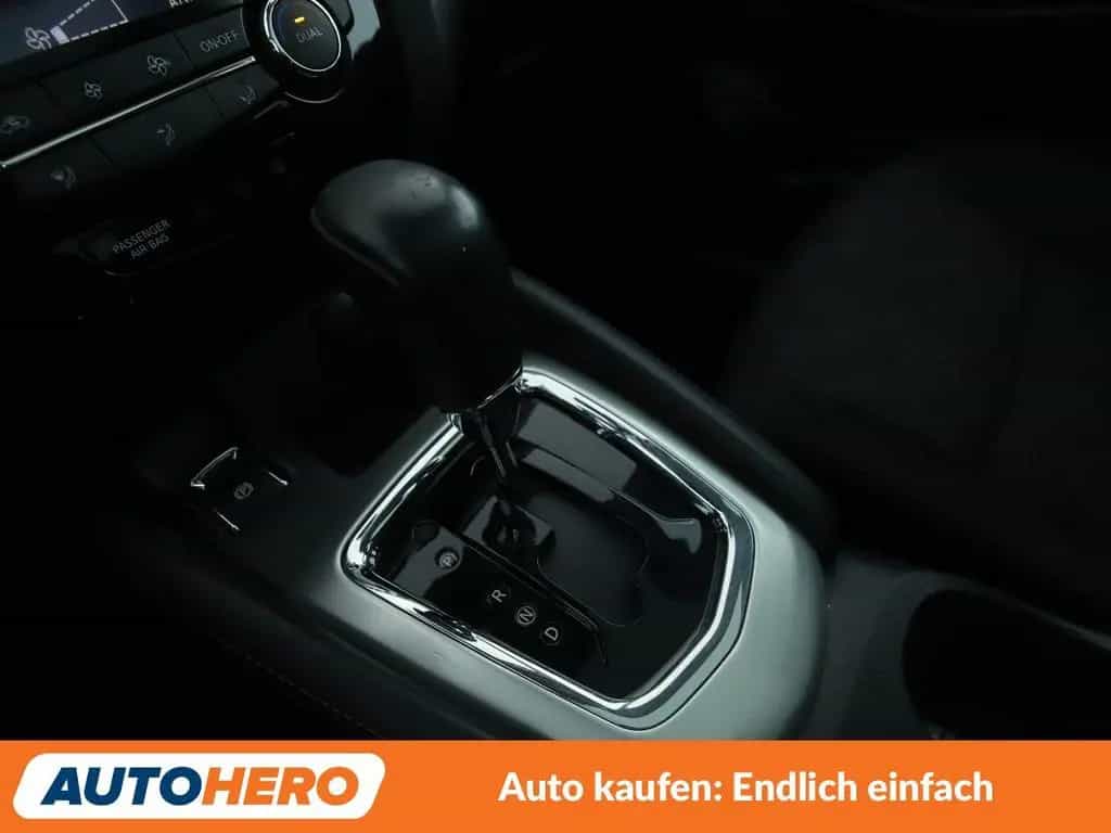 Nissan Qashqai 1.6 dCi N-Connecta Aut.*NAV*TEMP*360CAM* 04/2017-photo-22