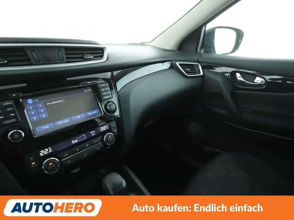 Nissan Qashqai 1.6 dCi N-Connecta Aut.*NAV*TEMP*360CAM* 04/2017-photo-24