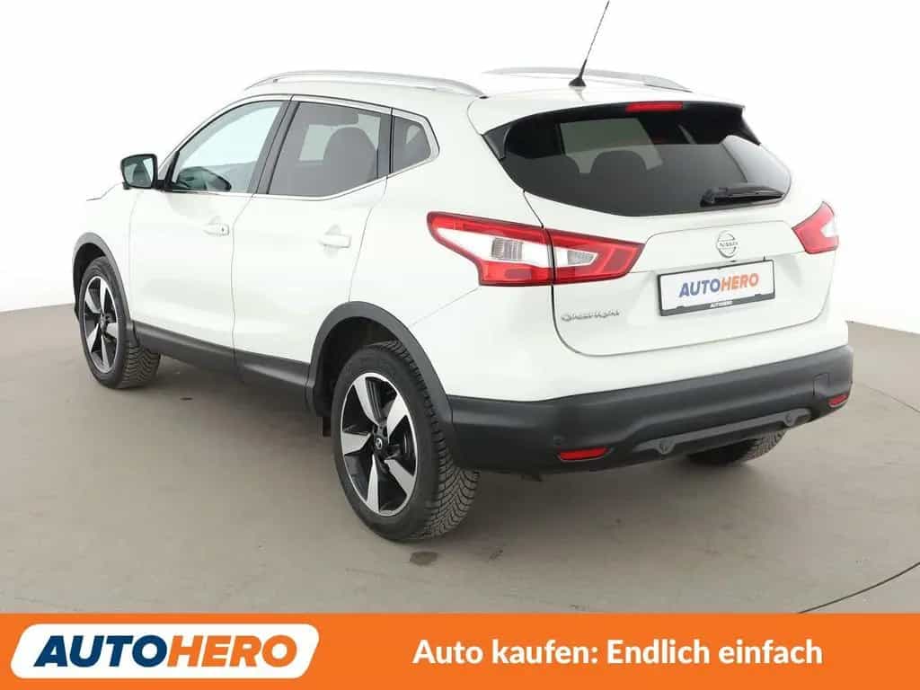 Nissan Qashqai 1.6 dCi N-Connecta Aut.*NAV*TEMP*360CAM* 04/2017-photo-3