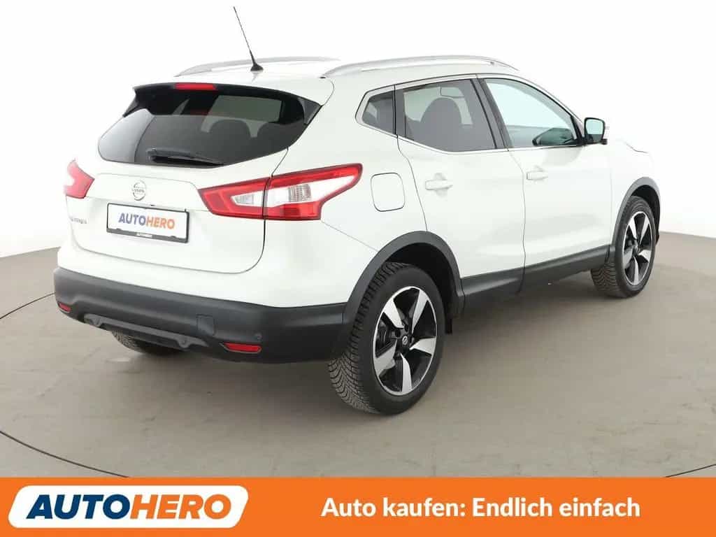 Nissan Qashqai 1.6 dCi N-Connecta Aut.*NAV*TEMP*360CAM* 04/2017-photo-5