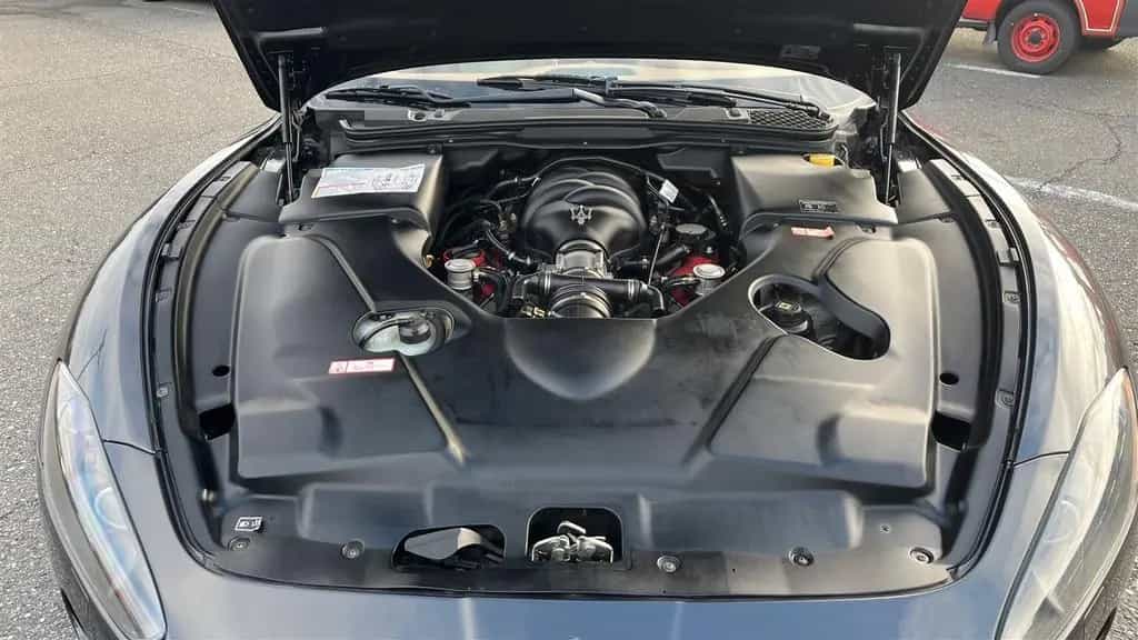 Maserati GranTurismo 4.7 V8 S (schöne Farbkombi) 08/2010-photo-24