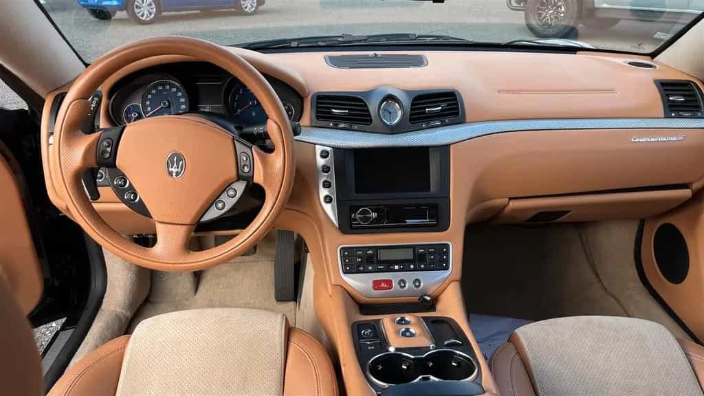 Maserati GranTurismo 4.7 V8 S (schöne Farbkombi) 08/2010-photo-9