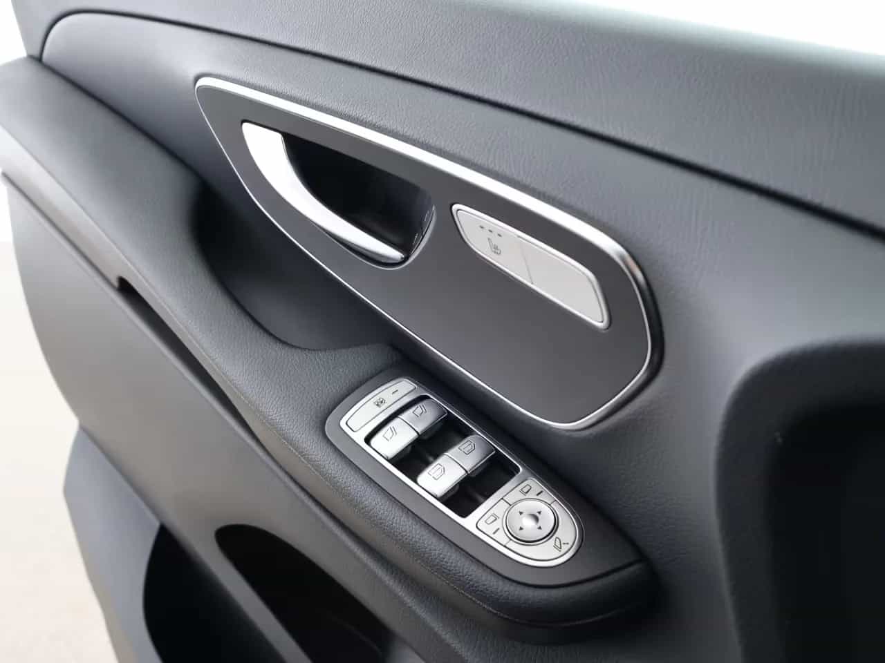 Mercedes-Benz V-Class 250 06/2020-photo-12