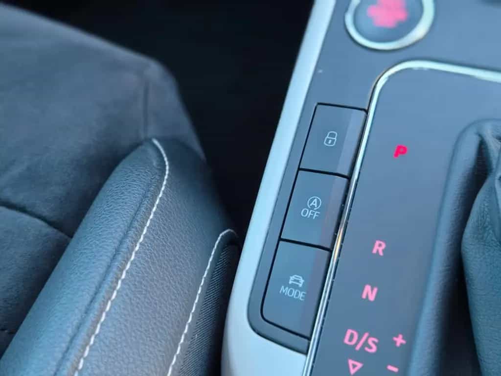Seat Arona Xcellence/Navi/LEDs/PDC/Garantie/1.Hand 07/2018-photo-16
