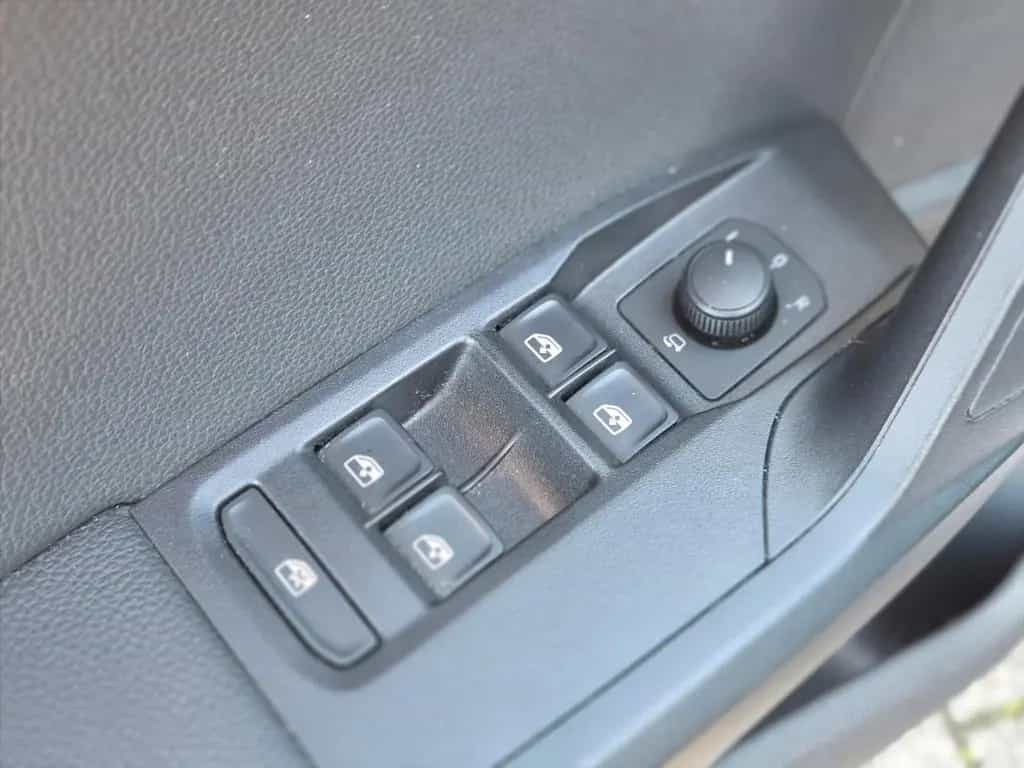 Seat Arona Xcellence/Navi/LEDs/PDC/Garantie/1.Hand 07/2018-photo-25