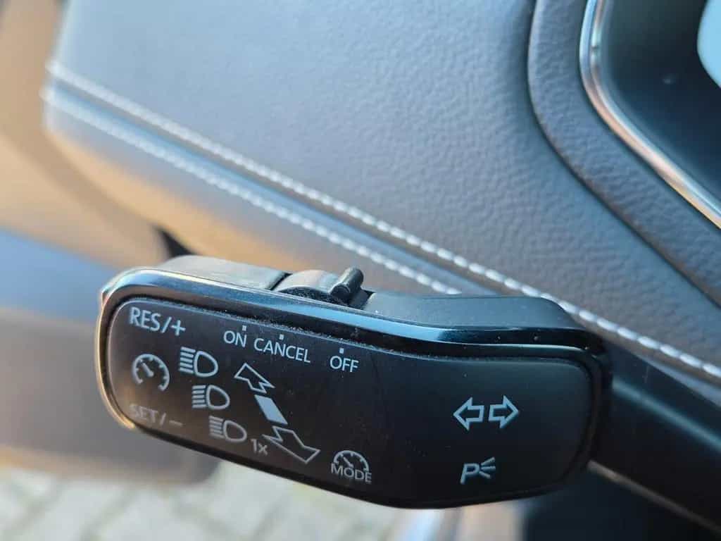 Seat Arona Xcellence/Navi/LEDs/PDC/Garantie/1.Hand 07/2018-photo-31