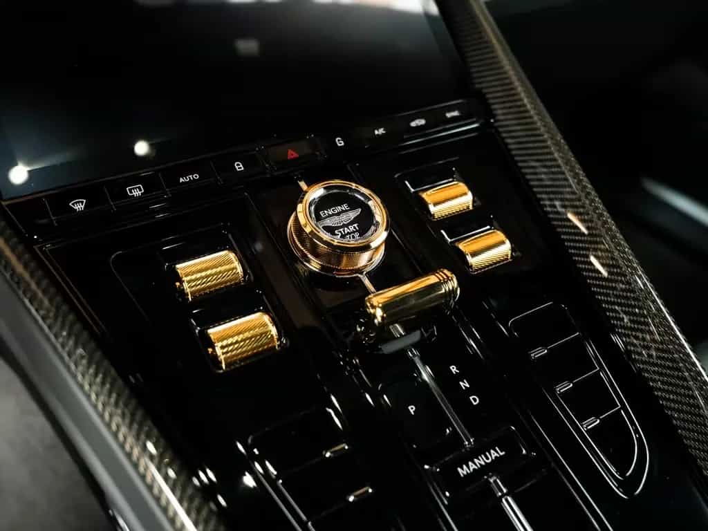 Aston Martin DB12 James Bond 007 Goldfinger Edition / 1 of 60 10/2025-photo-15
