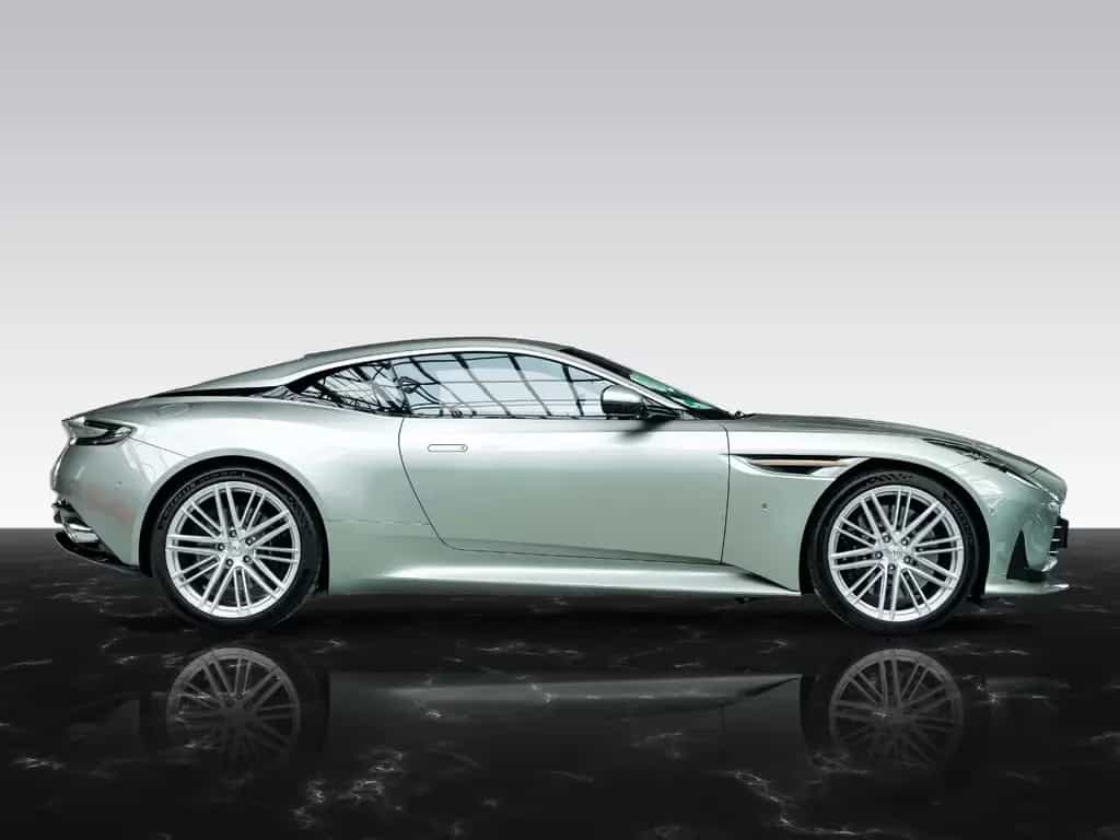 Aston Martin DB12 James Bond 007 Goldfinger Edition / 1 of 60 10/2025-photo-2