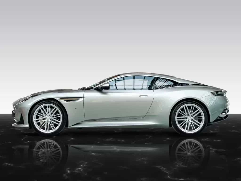 Aston Martin DB12 James Bond 007 Goldfinger Edition / 1 of 60 10/2025-photo-26