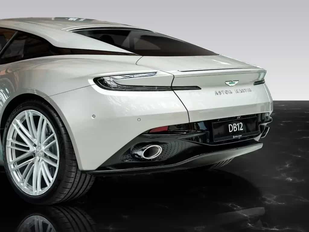 Aston Martin DB12 James Bond 007 Goldfinger Edition / 1 of 60 10/2025-photo-29