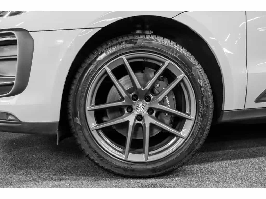 Porsche Macan III T 10/2023-photo-12