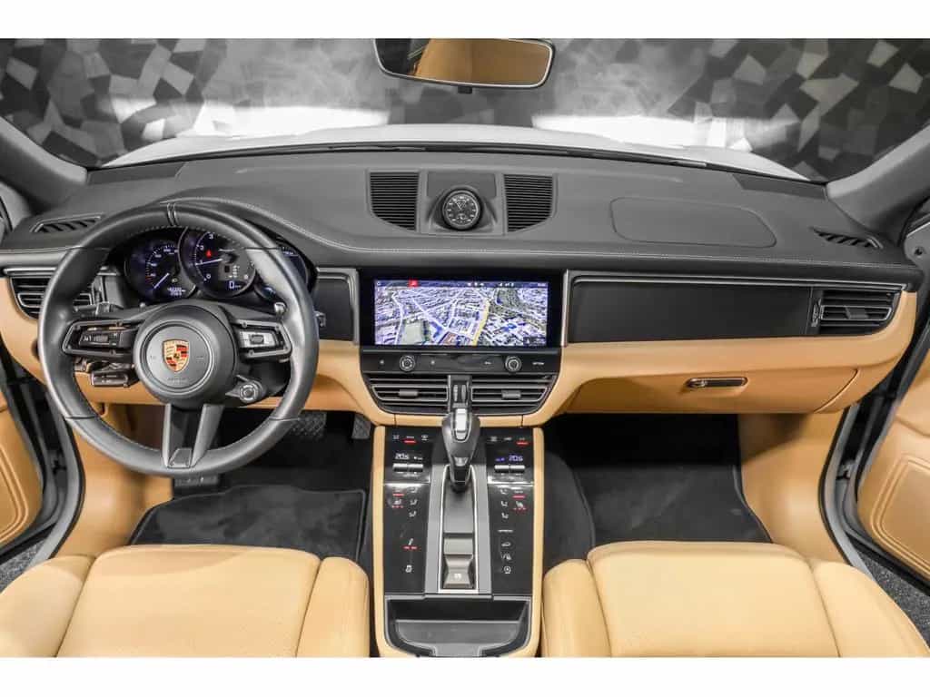 Porsche Macan III T 10/2023-photo-14
