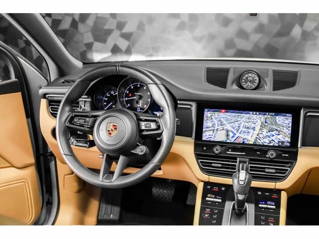 Porsche Macan III T 10/2023-photo-6