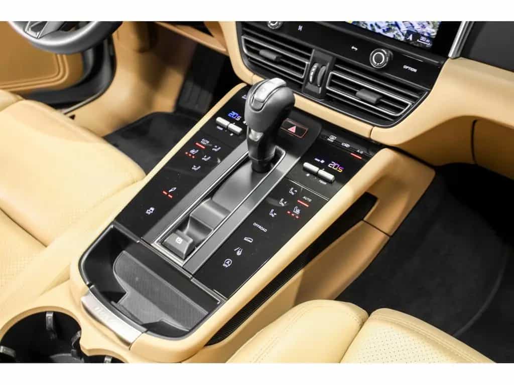 Porsche Macan III T 10/2023-photo-8