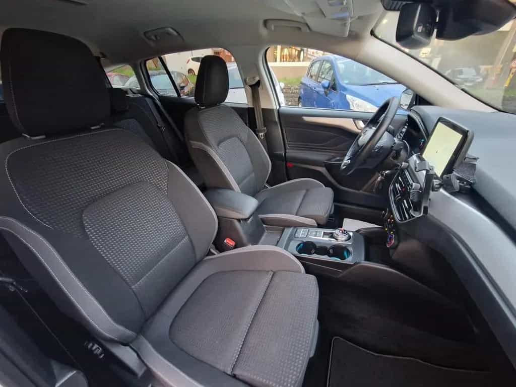 Ford Focus Turnier AUTOMATIK LED 76Tkm ACC Kamera Nav 01/2019-photo-11