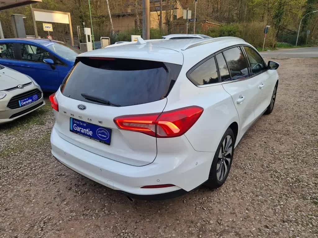 Ford Focus Turnier AUTOMATIK LED 76Tkm ACC Kamera Nav 01/2019-photo-3