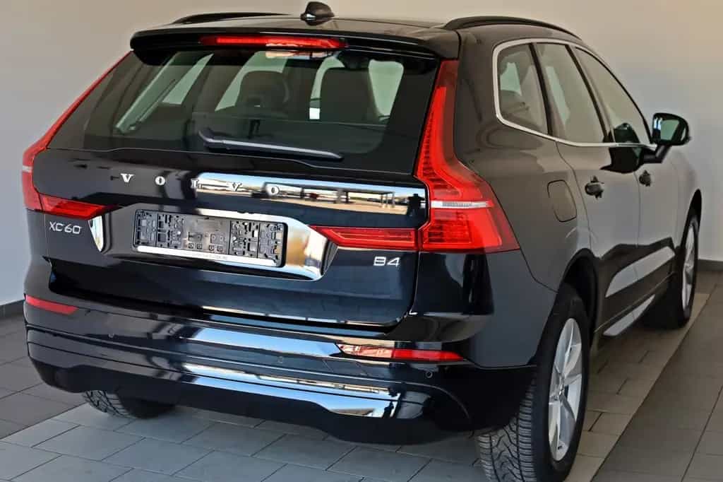 Volvo XC60 Core B4 D,Navi,LED,4xSH,Kamera,Carplay,ACC 12/2022-photo-1