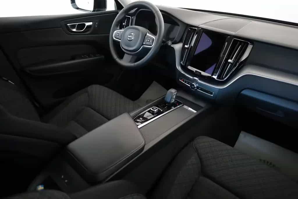 Volvo XC60 Core B4 D,Navi,LED,4xSH,Kamera,Carplay,ACC 12/2022-photo-3