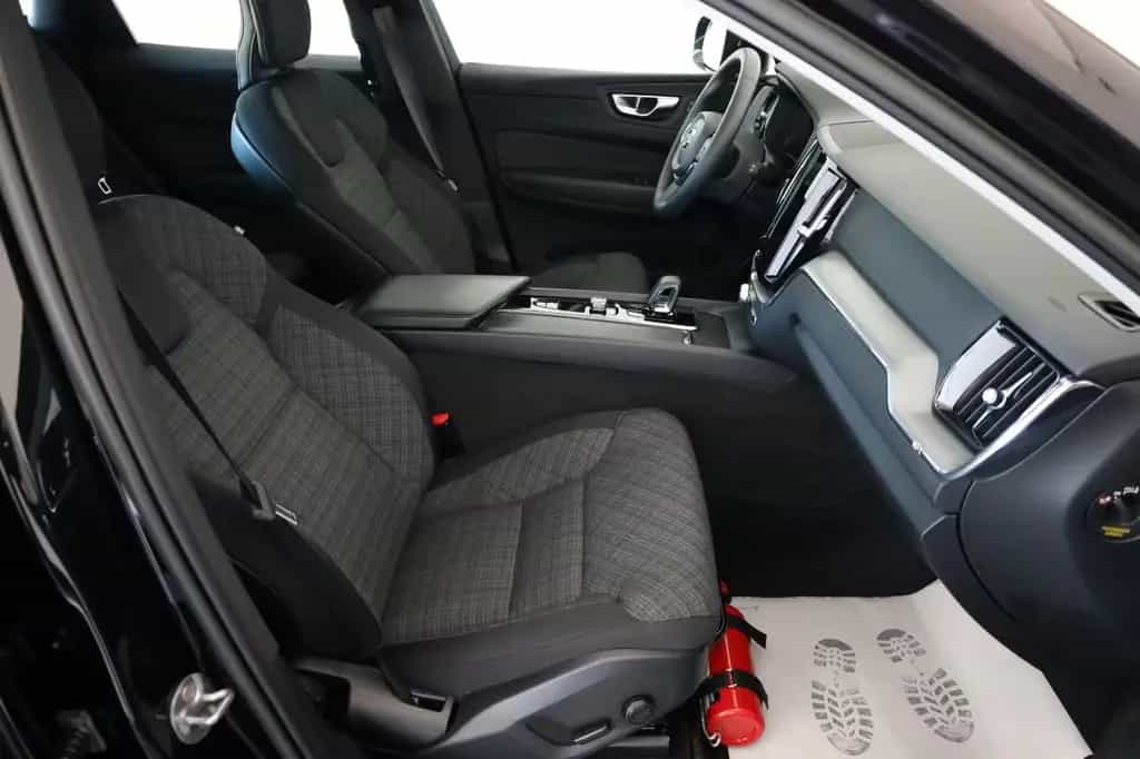 Volvo XC60 Core B4 D,Navi,LED,4xSH,Kamera,Carplay,ACC 12/2022-photo-4