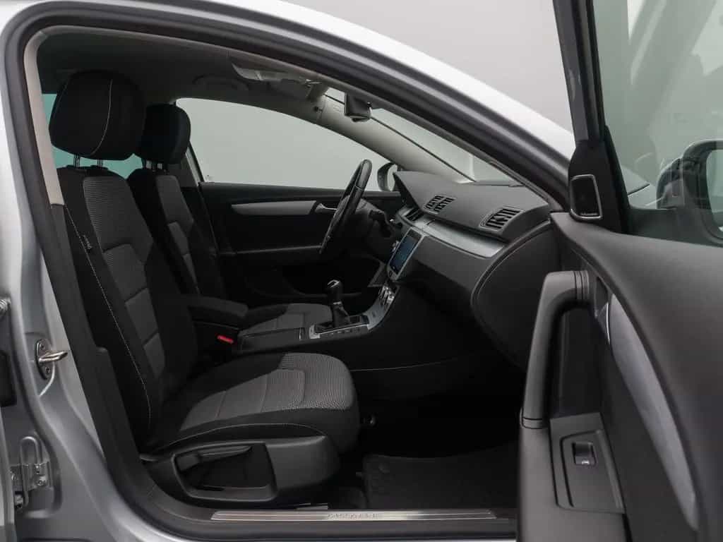 Volkswagen Passat Tempomat Kamera DAB AHK SoundSyst 18Zoll 10/2014-photo-23