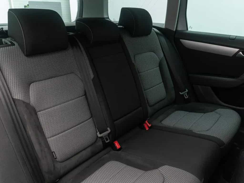 Volkswagen Passat Tempomat Kamera DAB AHK SoundSyst 18Zoll 10/2014-photo-27