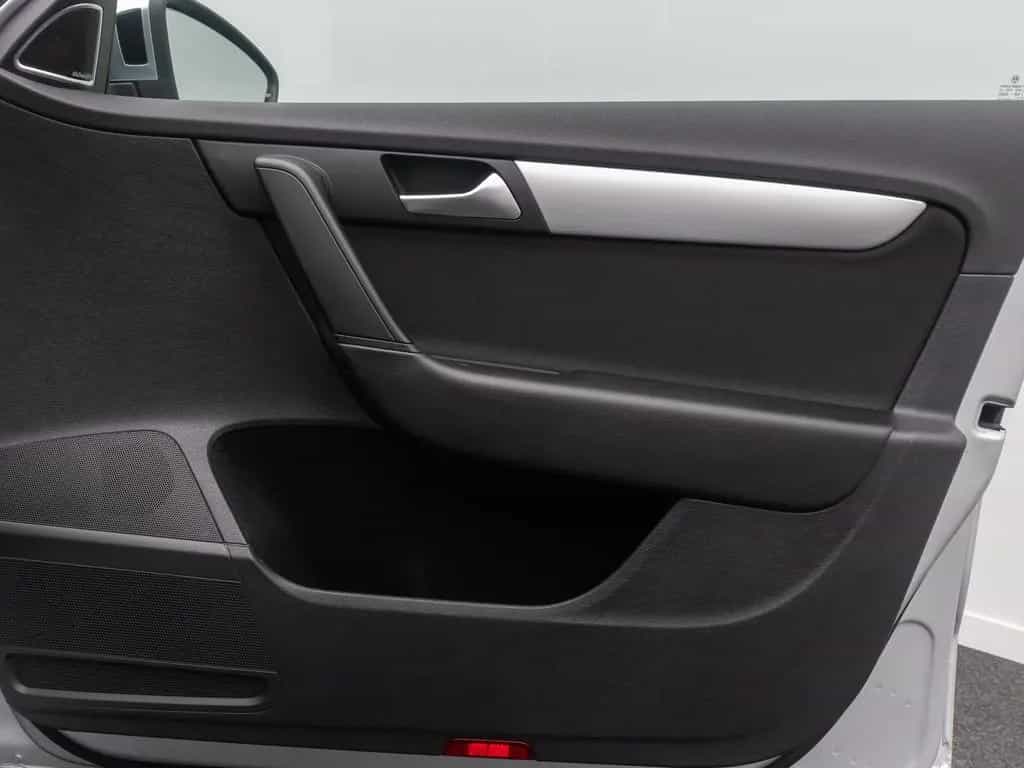 Volkswagen Passat Tempomat Kamera DAB AHK SoundSyst 18Zoll 10/2014-photo-28