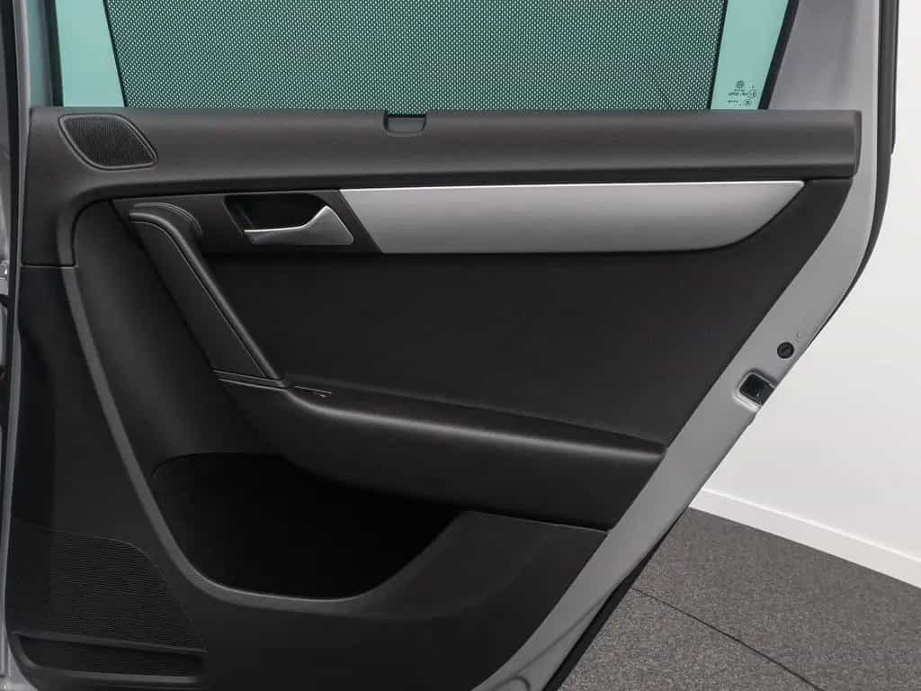 Volkswagen Passat Tempomat Kamera DAB AHK SoundSyst 18Zoll 10/2014-photo-29
