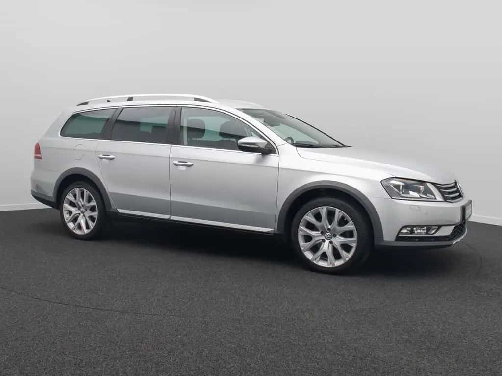 Volkswagen Passat Tempomat Kamera DAB AHK SoundSyst 18Zoll 10/2014-photo-3
