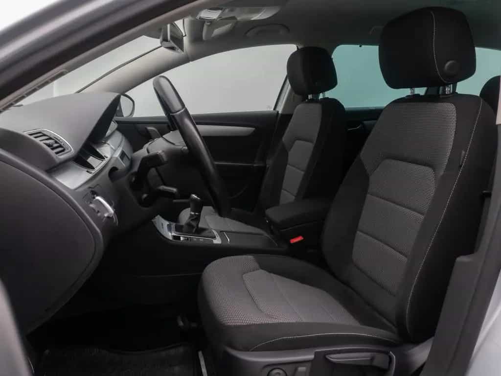Volkswagen Passat Tempomat Kamera DAB AHK SoundSyst 18Zoll 10/2014-photo-32