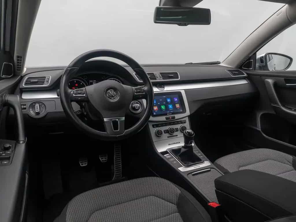 Volkswagen Passat Tempomat Kamera DAB AHK SoundSyst 18Zoll 10/2014-photo-35