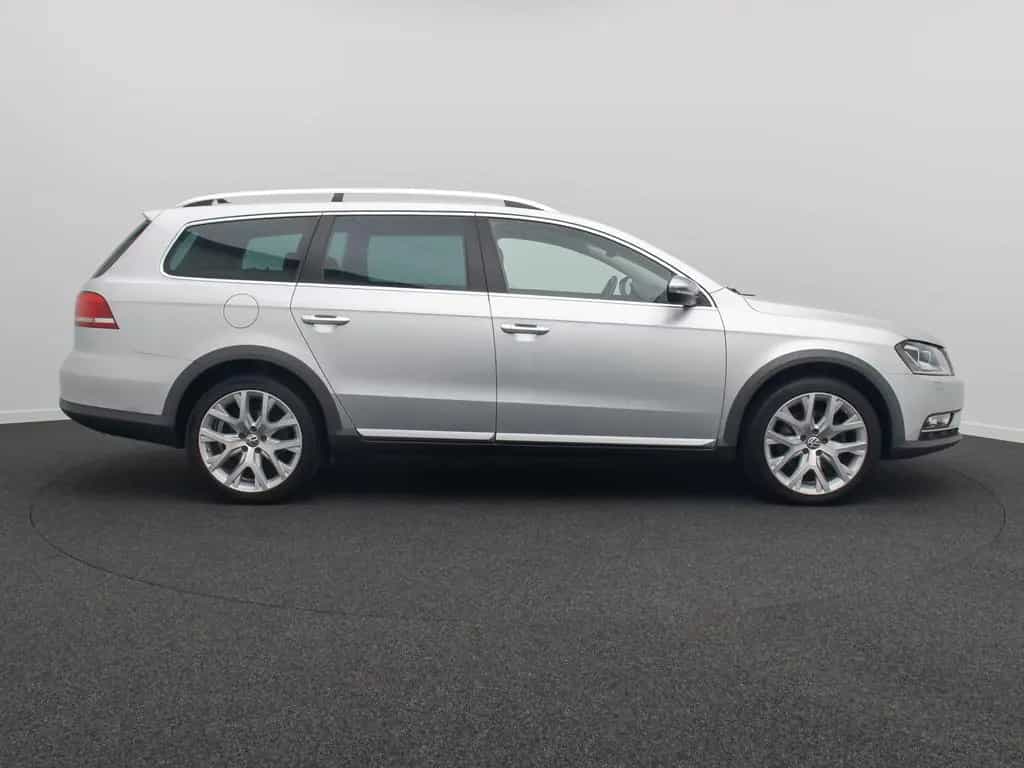 Volkswagen Passat Tempomat Kamera DAB AHK SoundSyst 18Zoll 10/2014-photo-4