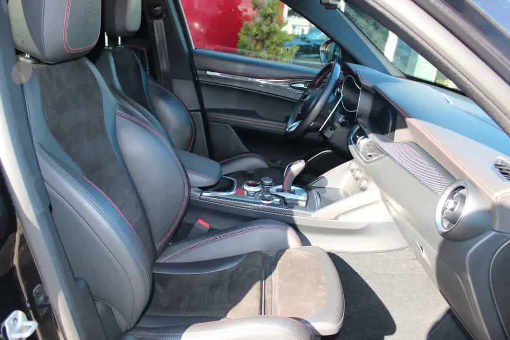 Alfa Romeo Stelvio Estrema Q4 09/2022-photo-15