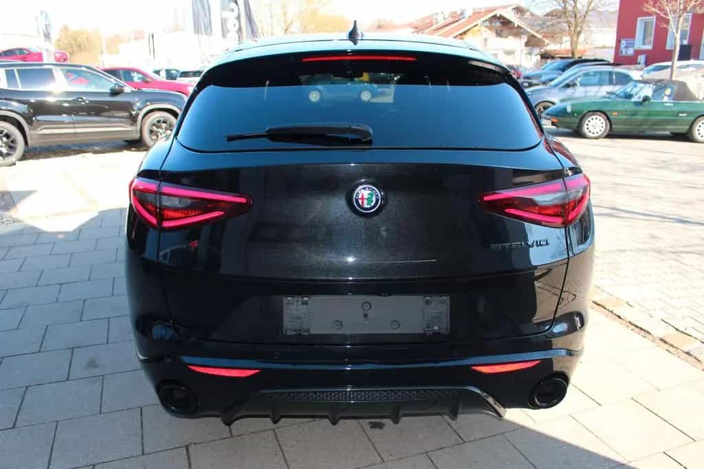 Alfa Romeo Stelvio Estrema Q4 09/2022-photo-3