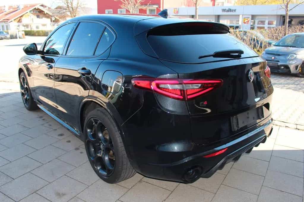 Alfa Romeo Stelvio Estrema Q4 09/2022-photo-4