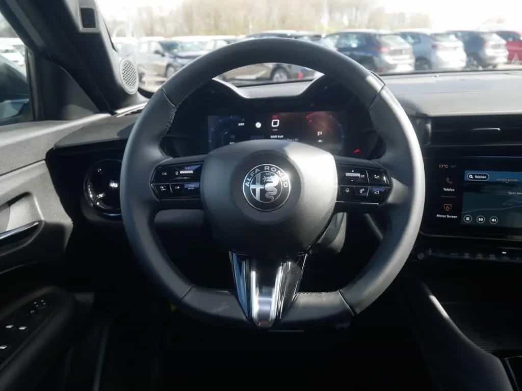 Alfa Romeo Junior IBRIDA Q4 TI 1.2 VGT 145PS DCT6 SCHIEBEDA 05/2026-photo-19