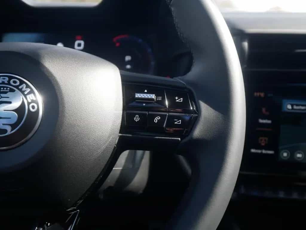 Alfa Romeo Junior IBRIDA Q4 TI 1.2 VGT 145PS DCT6 SCHIEBEDA 05/2026-photo-21