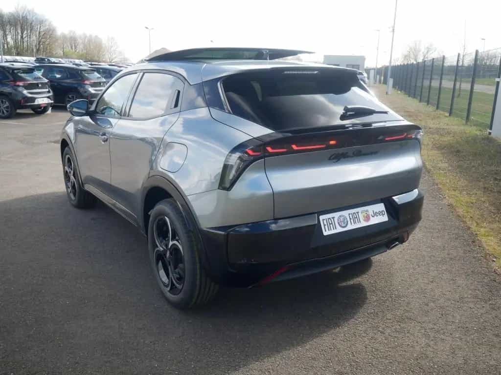 Alfa Romeo Junior IBRIDA Q4 TI 1.2 VGT 145PS DCT6 SCHIEBEDA 05/2026-photo-4