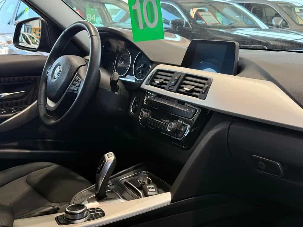 BMW 320 d Touring Advantage *HU/AU NEU*SHZ* 11/2018-photo-18