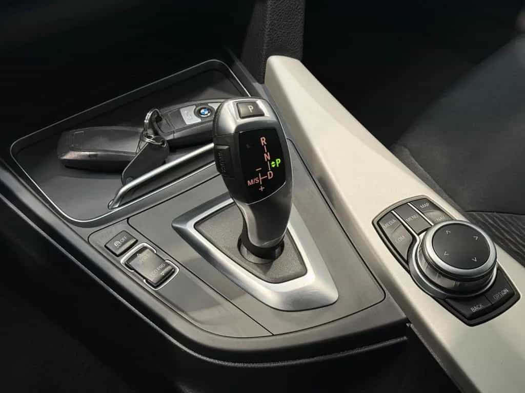 BMW 320 d Touring Advantage *HU/AU NEU*SHZ* 11/2018-photo-21