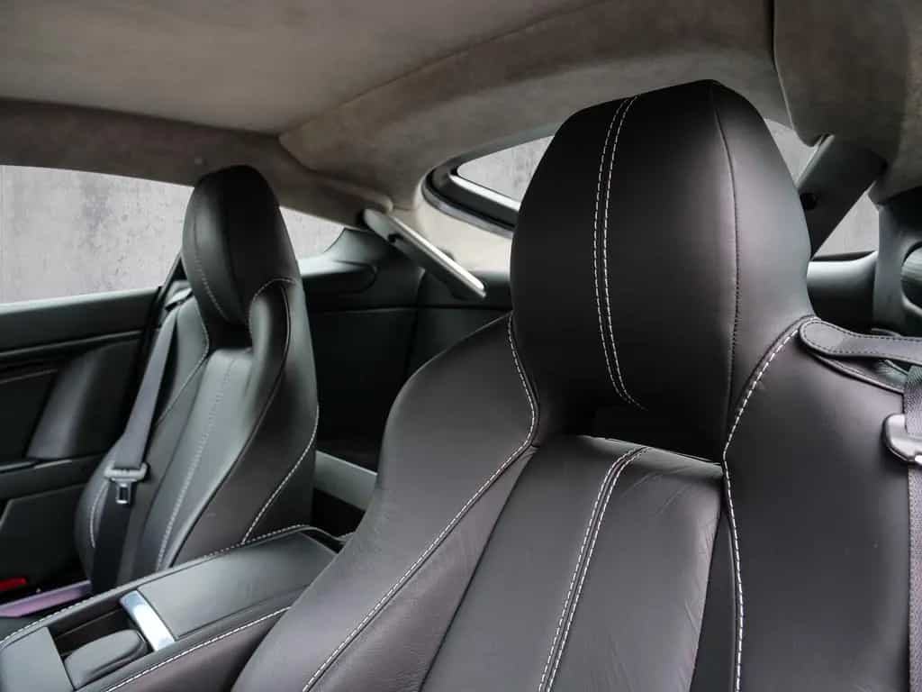 Aston Martin V8 Vantage Tungsten Silver 05/2011-photo-11