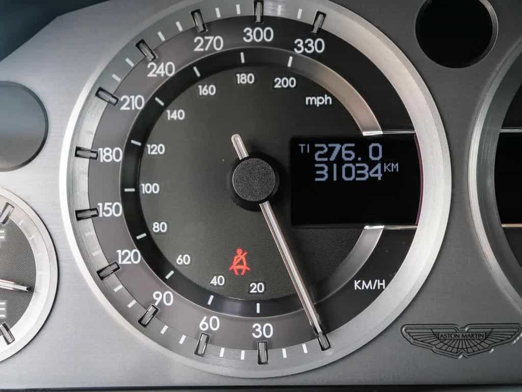 Aston Martin V8 Vantage Tungsten Silver 05/2011-photo-17