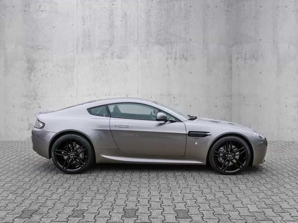 Aston Martin V8 Vantage Tungsten Silver 05/2011-photo-2
