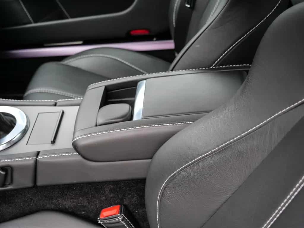 Aston Martin V8 Vantage Tungsten Silver 05/2011-photo-21