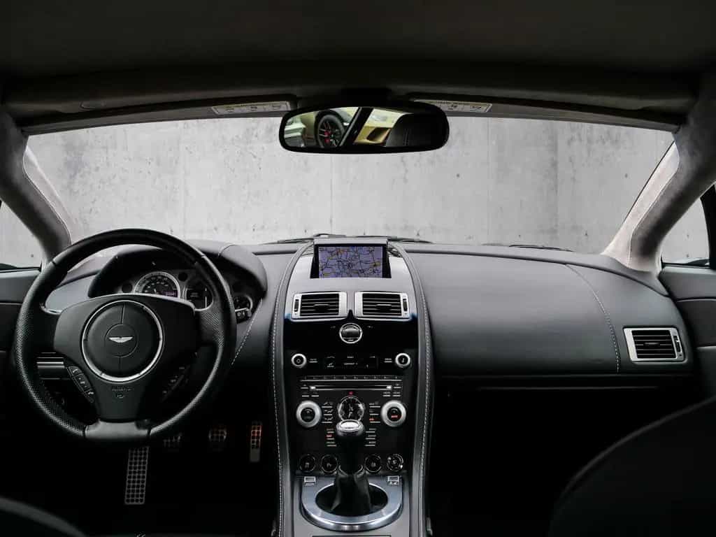 Aston Martin V8 Vantage Tungsten Silver 05/2011-photo-7
