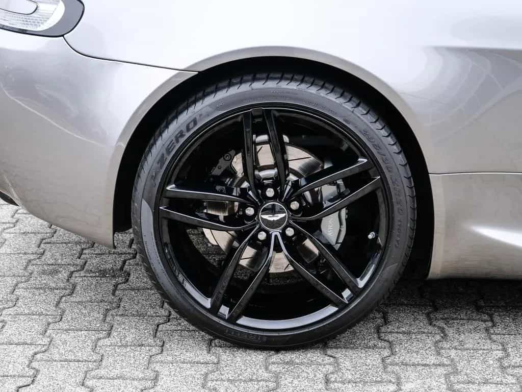 Aston Martin V8 Vantage Tungsten Silver 05/2011-photo-9