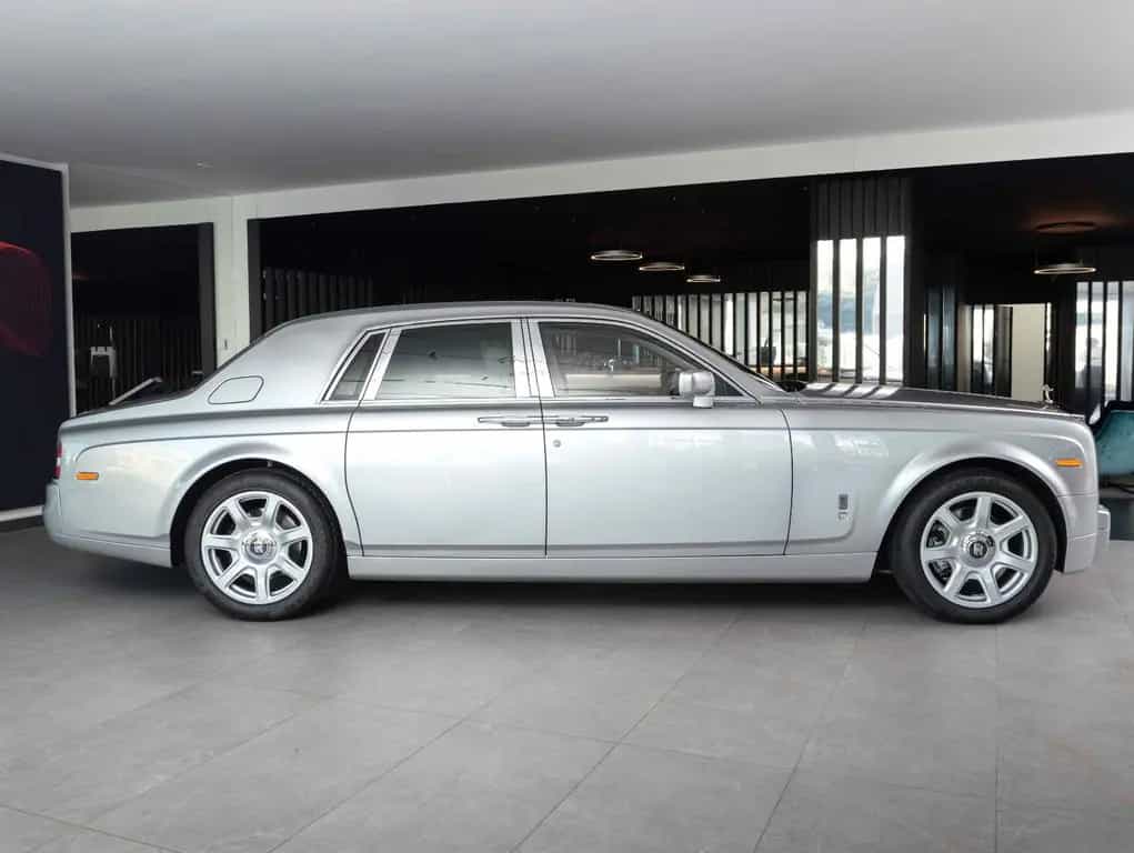 Rolls-Royce Phantom 10/2014-photo-1