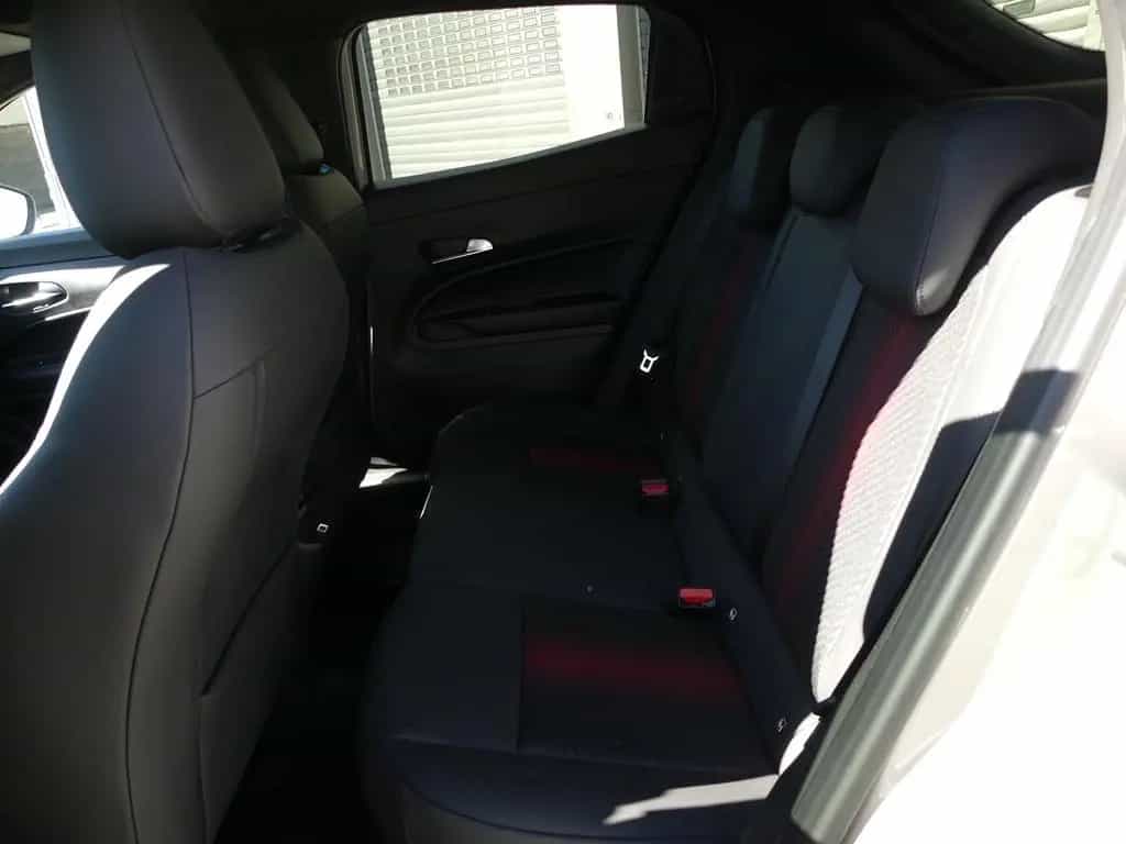 Alfa Romeo Junior IBRIDA TI 1.2 VGT 145PS DCT6 SCHIEBEDACH 05/2026-photo-10