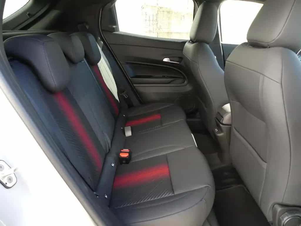 Alfa Romeo Junior IBRIDA TI 1.2 VGT 145PS DCT6 SCHIEBEDACH 05/2026-photo-13